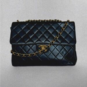 Chic Black Quilted Chain Bag